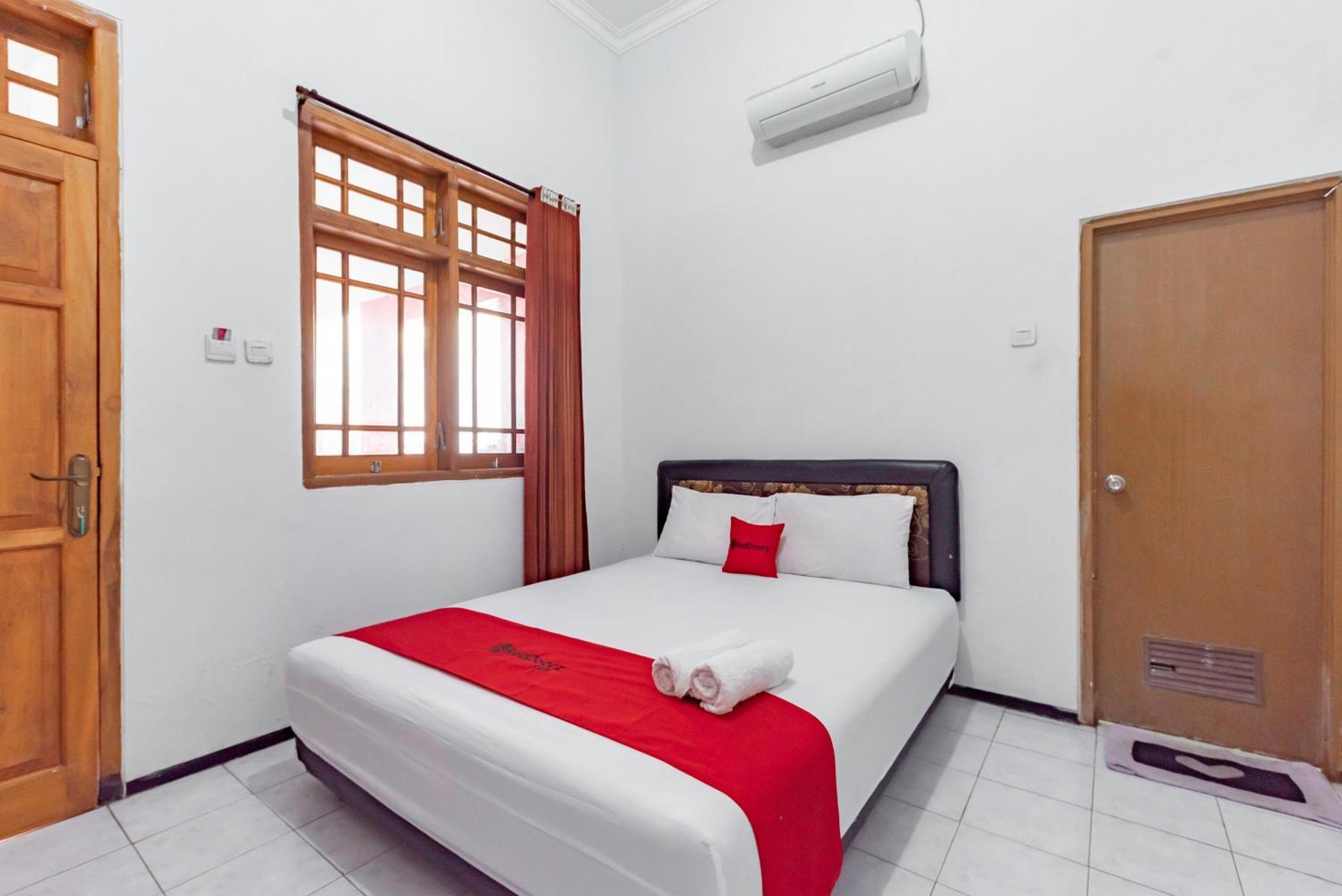 מאלאנג Reddoorz At Ciliwung Guest House Syariah מראה חיצוני תמונה