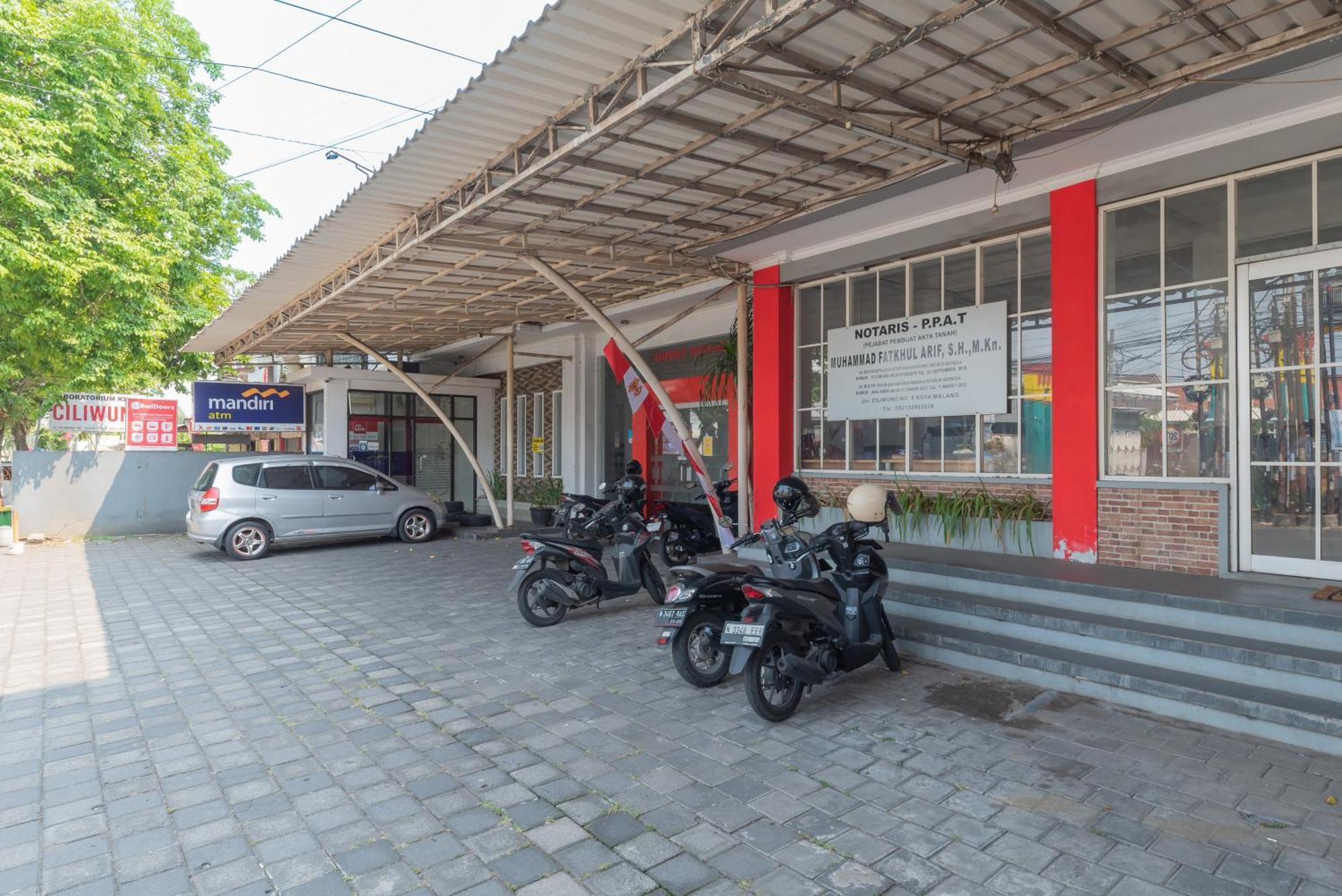 מאלאנג Reddoorz At Ciliwung Guest House Syariah מראה חיצוני תמונה