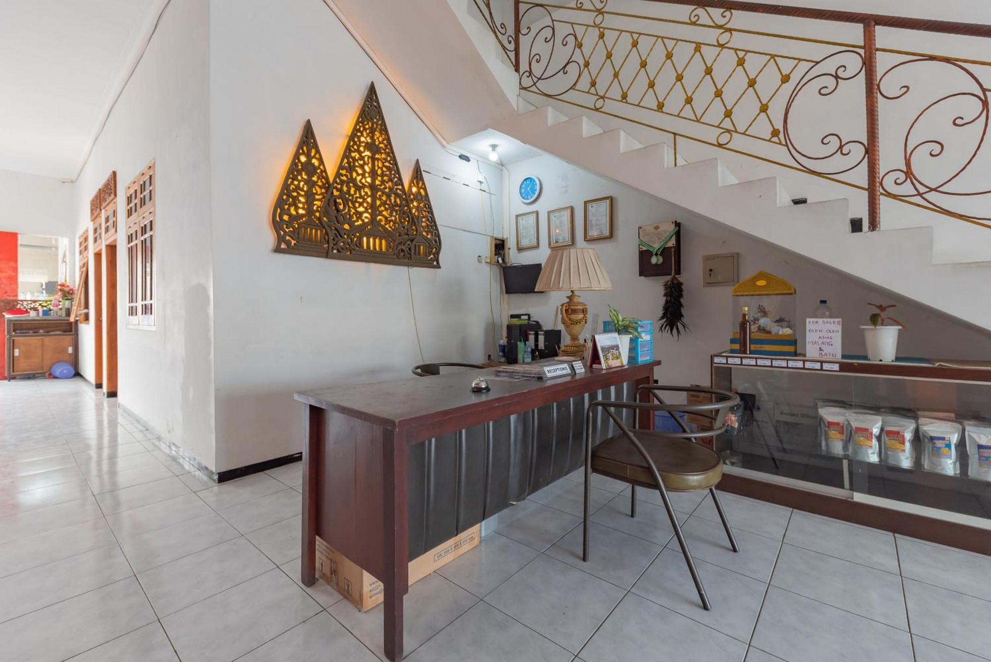 מאלאנג Reddoorz At Ciliwung Guest House Syariah מראה חיצוני תמונה