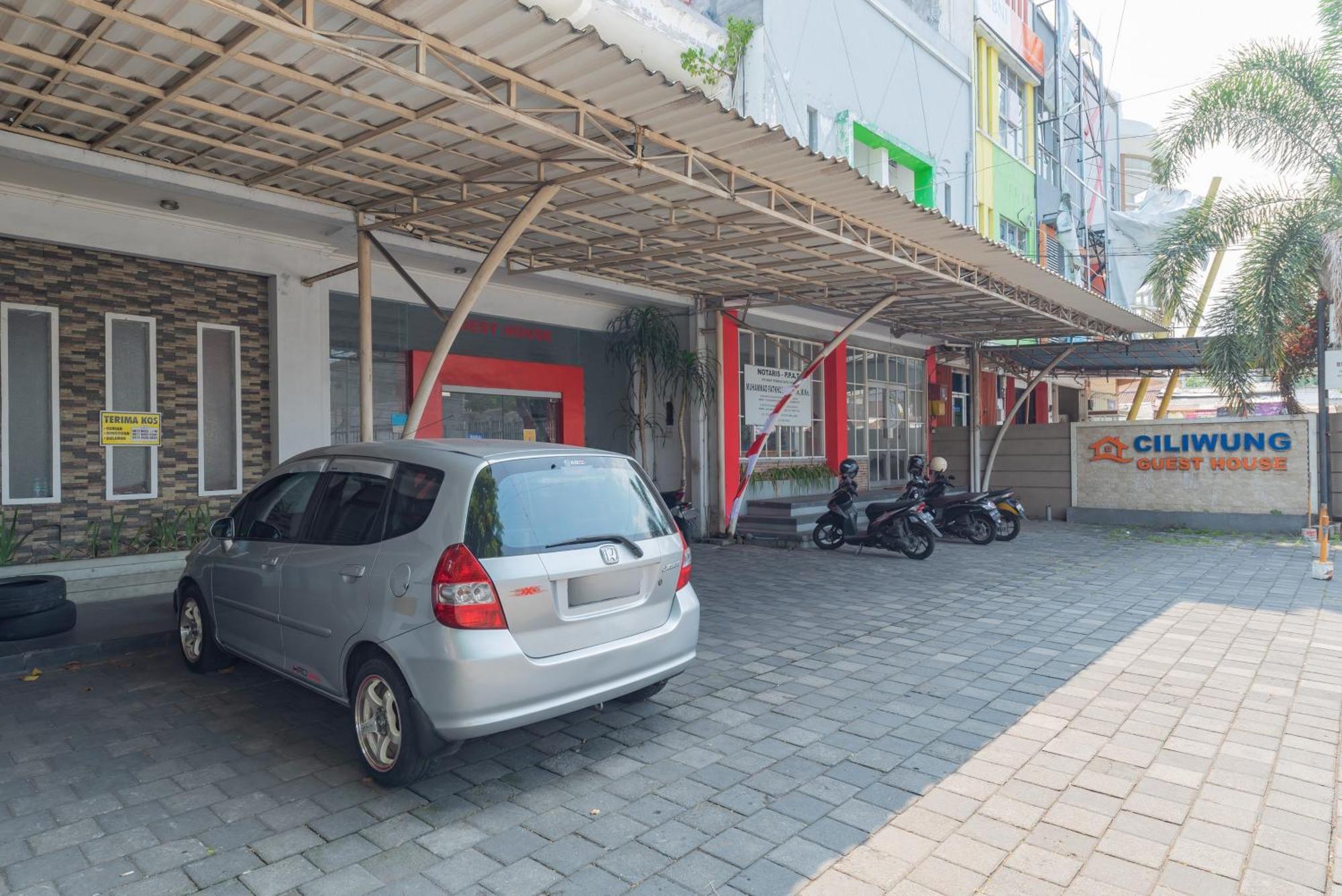 מאלאנג Reddoorz At Ciliwung Guest House Syariah מראה חיצוני תמונה