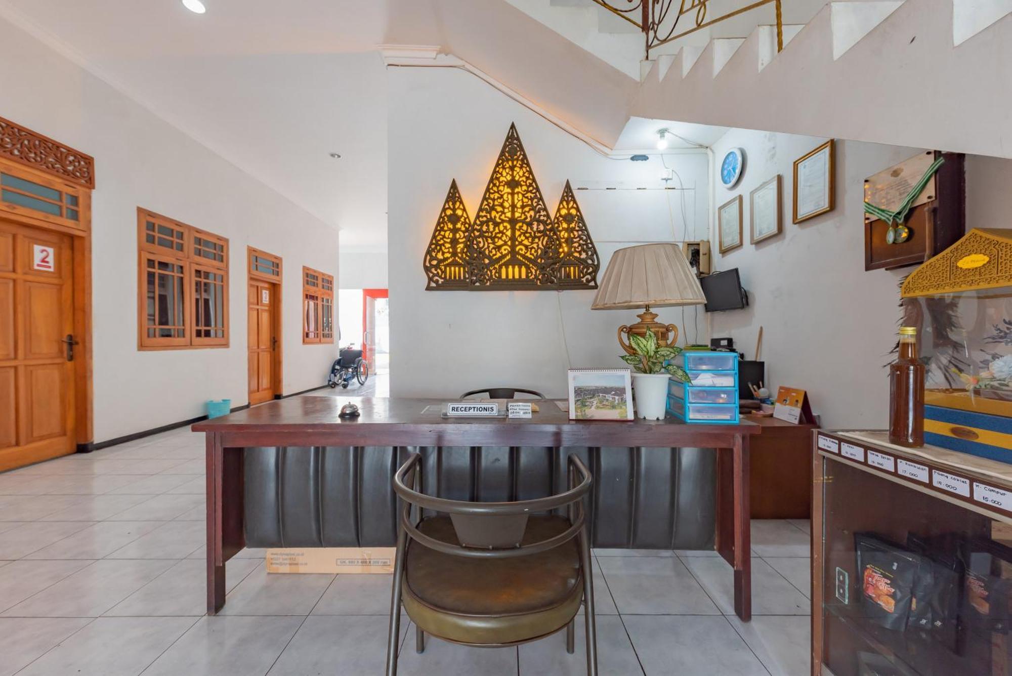 מאלאנג Reddoorz At Ciliwung Guest House Syariah מראה חיצוני תמונה