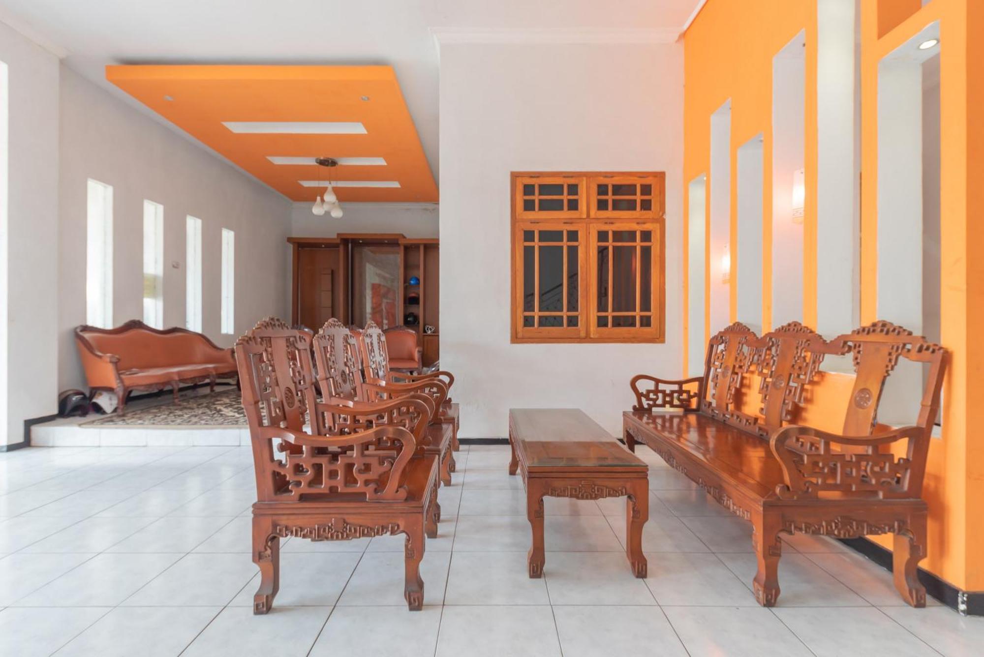מאלאנג Reddoorz At Ciliwung Guest House Syariah מראה חיצוני תמונה